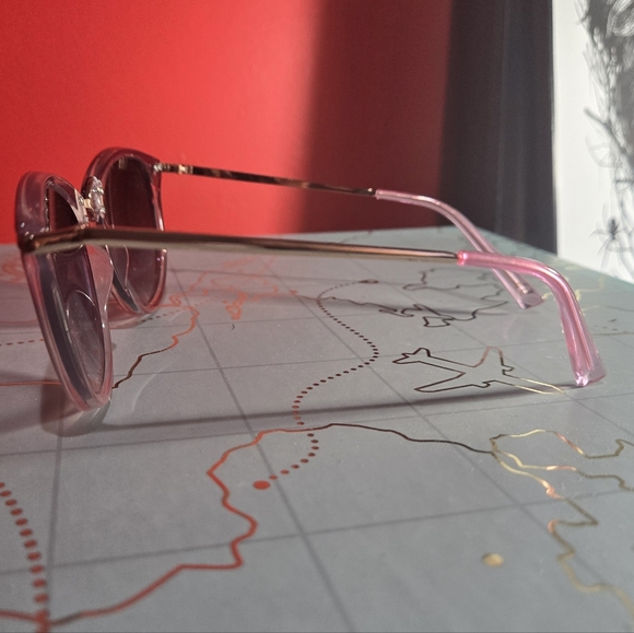 Sunglasses - Picture 2 of 3